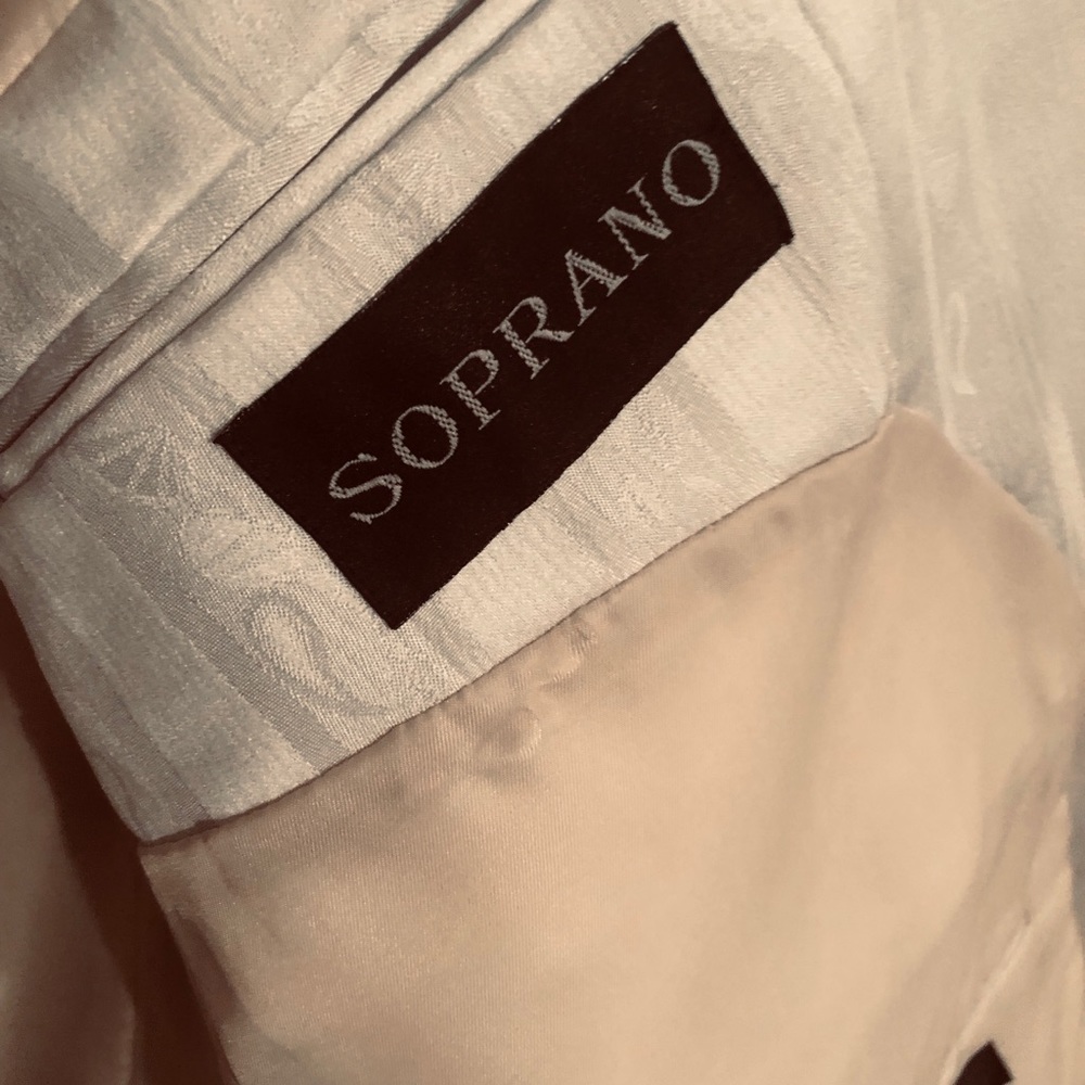 Suit - Picture 6 of 8
